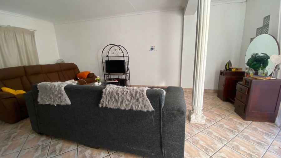 4 Bedroom Property for Sale in Meerhof North West